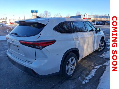 2022 Toyota Highlander LE