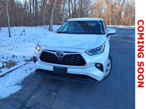 2022 Toyota Highlander LE