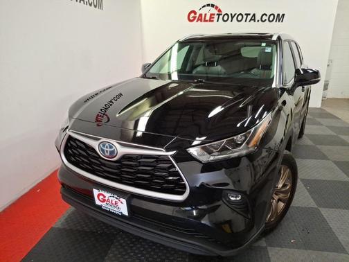 2023 Toyota Highlander Hybrid XLE