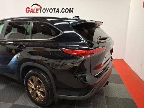 2023 Toyota Highlander Hybrid XLE