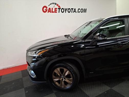 2023 Toyota Highlander Hybrid XLE