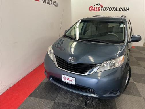 2014 Toyota Sienna LE