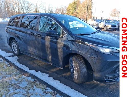 2024 Toyota Sienna LE