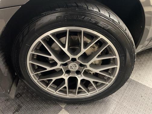 2015 Porsche Macan S