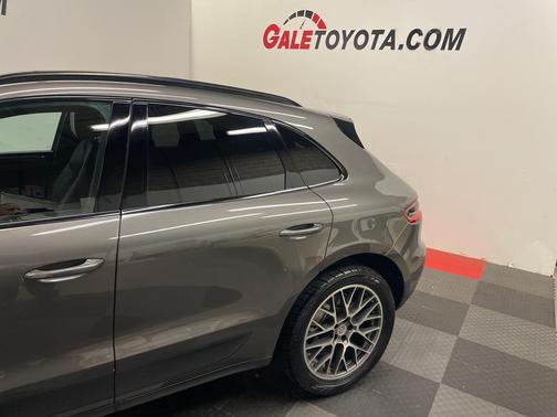 2015 Porsche Macan S