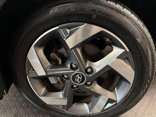 Ecotronic Gray 2023 Hyundai VENUE SEL