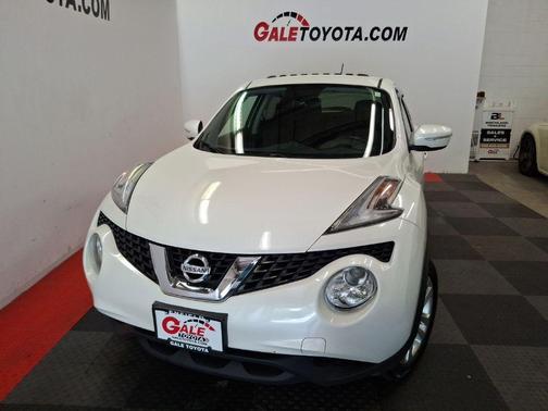 White Pearl 2015 Nissan Juke SV