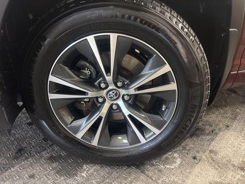 2017 Toyota Highlander LE