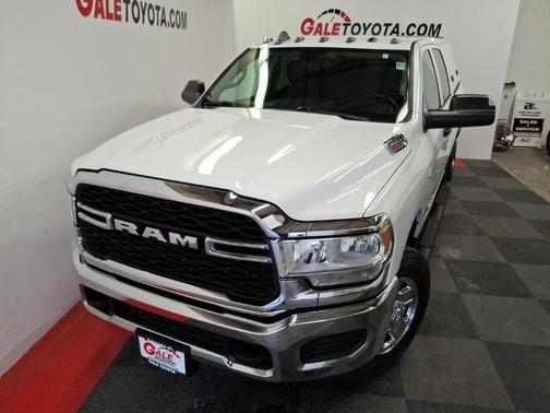 2019 RAM 2500 Tradesman Crew Cab 4x4 6'4' Box