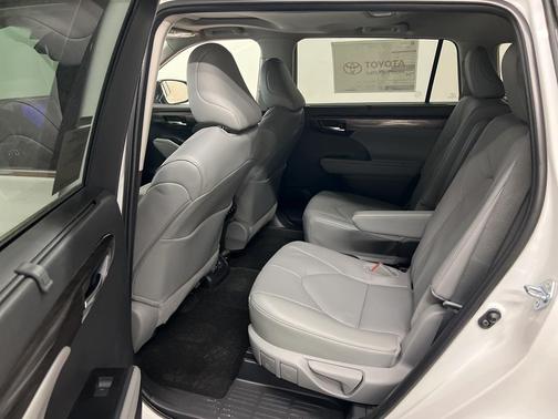 2026 Toyota Highlander Limited