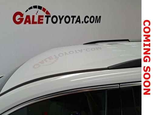 Summit White 2018 Chevrolet Traverse LT Cloth