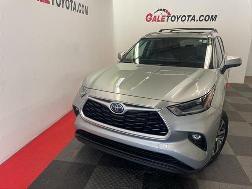 2021 Toyota Highlander Hybrid XLE