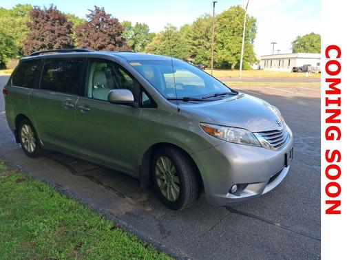Silver Sky Metallic 2012 Toyota Sienna XLE
