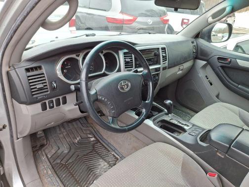 2005 Toyota 4Runner SR5 V8