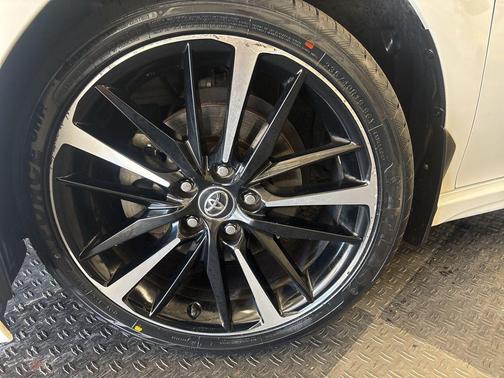 Wind Chill Pearl 2020 Toyota Camry XSE