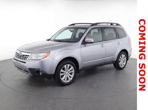 Ice Silver Metallic 2013 Subaru Forester 2.5X