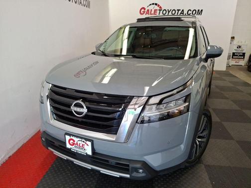 Boulder Gray Pearl 2022 Nissan Pathfinder Platinum 4WD