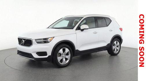2020 Volvo XC40 T4 Momentum