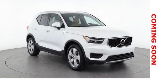 2020 Volvo XC40 T4 Momentum