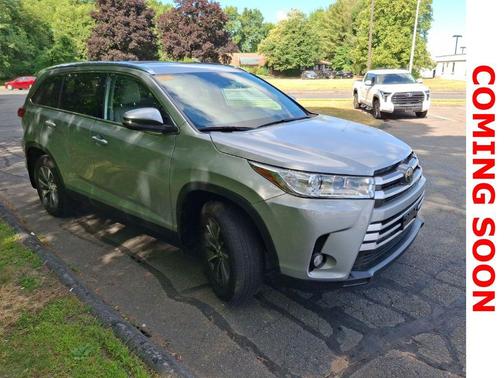 Celestial Silver Metallic 2019 Toyota Highlander XLE
