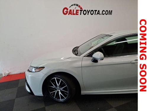 Ice Edge 2023 Toyota Camry SE