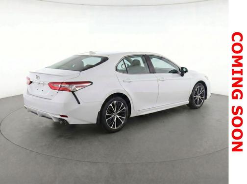 Super White 2019 Toyota Camry SE