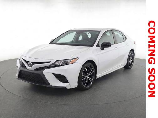 Super White 2019 Toyota Camry SE