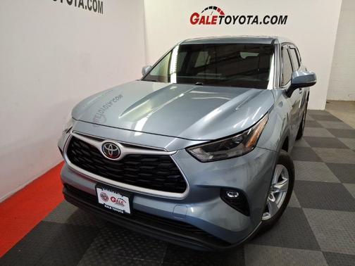 2022 Toyota Highlander LE