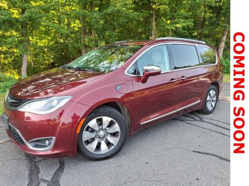 Velvet Red Pearlcoat 2017 Chrysler Pacifica Hybrid Platinum