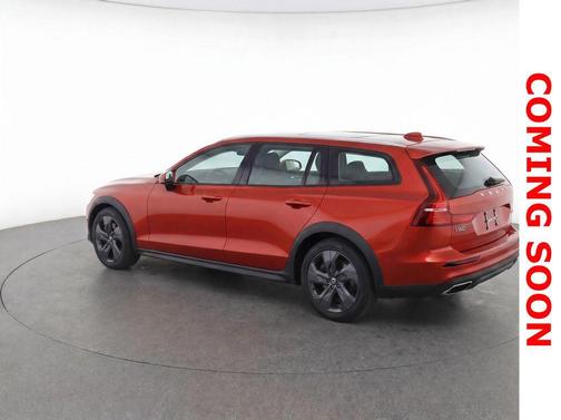 Fusion Red Metallic 2020 Volvo V60 Cross Country T5