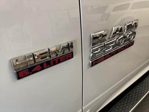2017 RAM 2500 Tradesman Crew Cab 4x2 6'4' Box