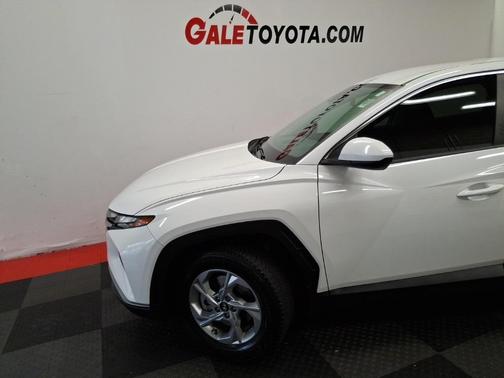 2023 Hyundai TUCSON SE