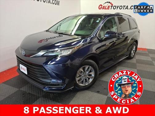 2022 Toyota Sienna LE