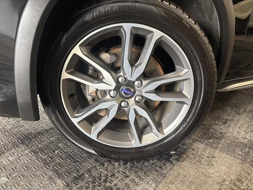 2016 Volvo V60 Cross Country T5