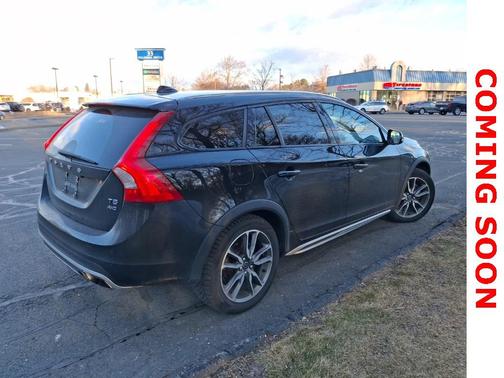 2016 Volvo V60 Cross Country T5