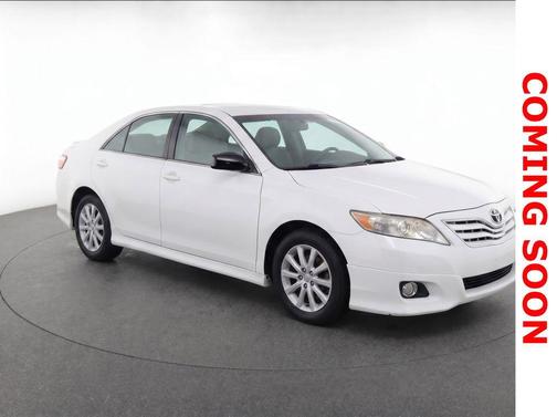 Super White 2011 Toyota Camry XLE
