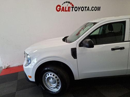 Oxford White 2025 Ford Maverick XL