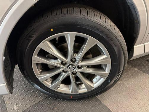 Silver Sky Metallic 2017 Toyota RAV4 Platinum