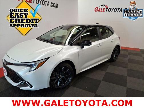 Wind Chill Pearl/Midnight Black Metallic 2023 Toyota Corolla XSE