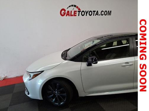 Wind Chill Pearl/Midnight Black Metallic 2023 Toyota Corolla XSE