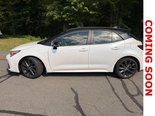 Wind Chill Pearl/Midnight Black Metallic 2023 Toyota Corolla XSE