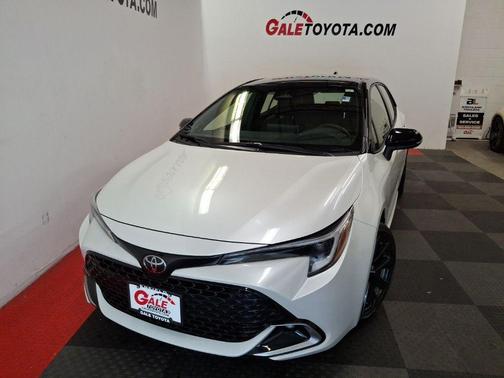 Wind Chill Pearl/Midnight Black Metallic 2023 Toyota Corolla XSE
