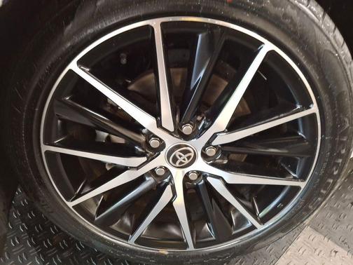 Ice Cap 2023 Toyota Camry SE