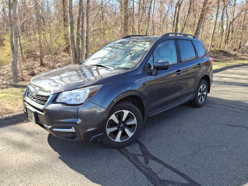 Dark Gray Metallic 2017 Subaru Forester 2.5i Premium