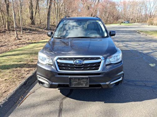 Dark Gray Metallic 2017 Subaru Forester 2.5i Premium