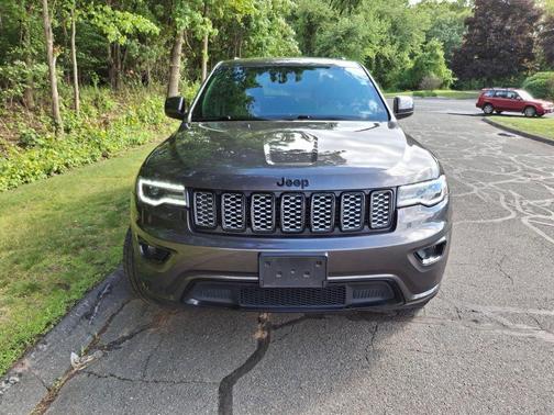 Granite Crystal Metallic Clearcoat 2020 Jeep Grand Cherokee Altitude