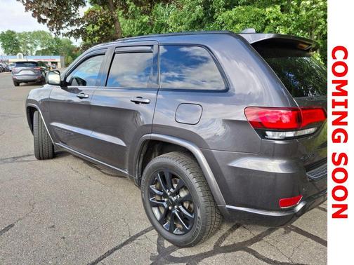 Granite Crystal Metallic Clearcoat 2020 Jeep Grand Cherokee Altitude