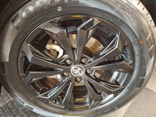 Blizzard Pearl/Midnight Black Metallic 2022 Toyota RAV4 Hybrid SE