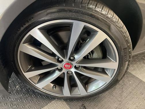 2017 Jaguar XE 35t Prestige