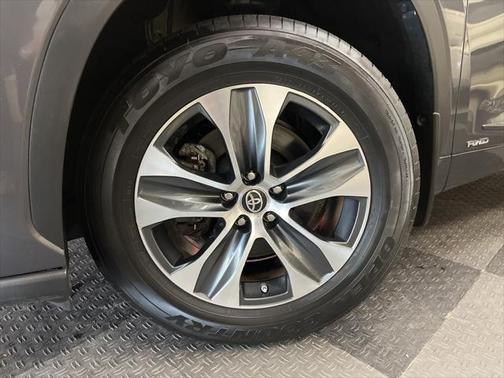 2023 Toyota Highlander Hybrid XLE